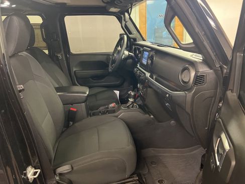 Used 2022 Jeep Wrangler Unlimited Sport AWD/4WD image 22