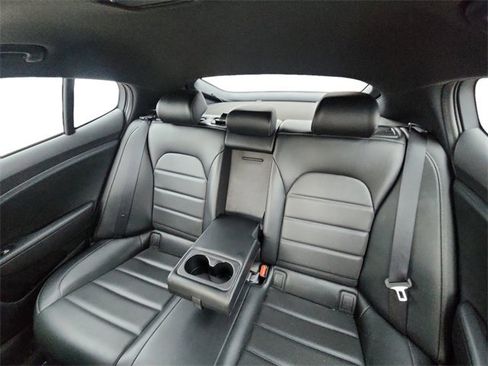 Used 2018 Kia Stinger GT2 image 16