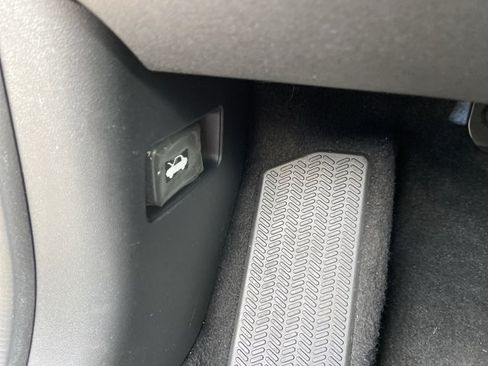 Used 2025 Honda HR-V LX image 46