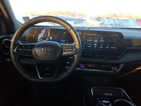 Used 2025 Chevrolet Equinox RS w/ Safety and Technology Package image 11