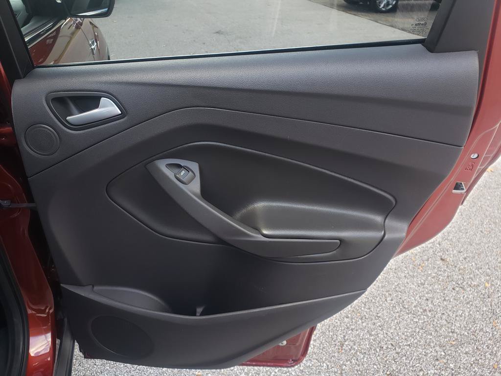 Used 2016 Ford Escape SE FWD image 16