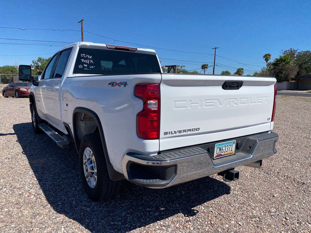 Used 2025 Chevrolet Silverado 2500 LT w/ Convenience Package AWD/4WD image 3