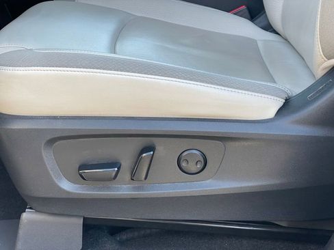 Certified 2022 Nissan Pathfinder SL w/ SL Premium Package image 17