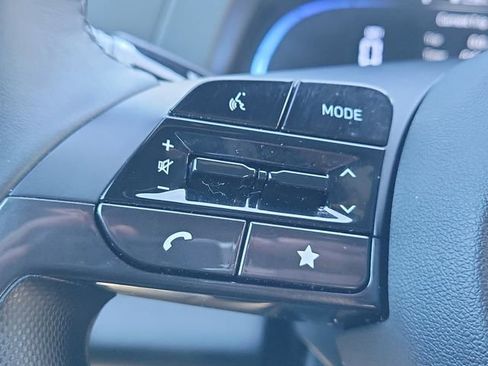 Used 2025 Hyundai Elantra Sport image 23