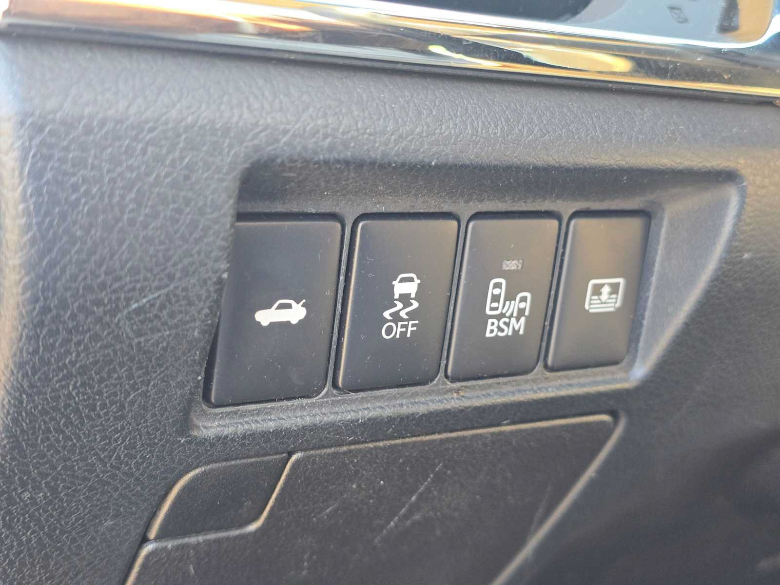 Used 2014 Toyota Avalon Limited FWD image 28