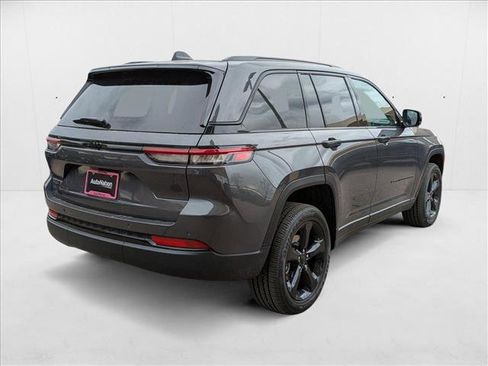 New 2025 Jeep Grand Cherokee Altitude image 2