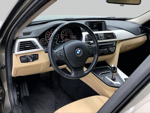 Used 2018 BMW 320i Sedan RWD image 17