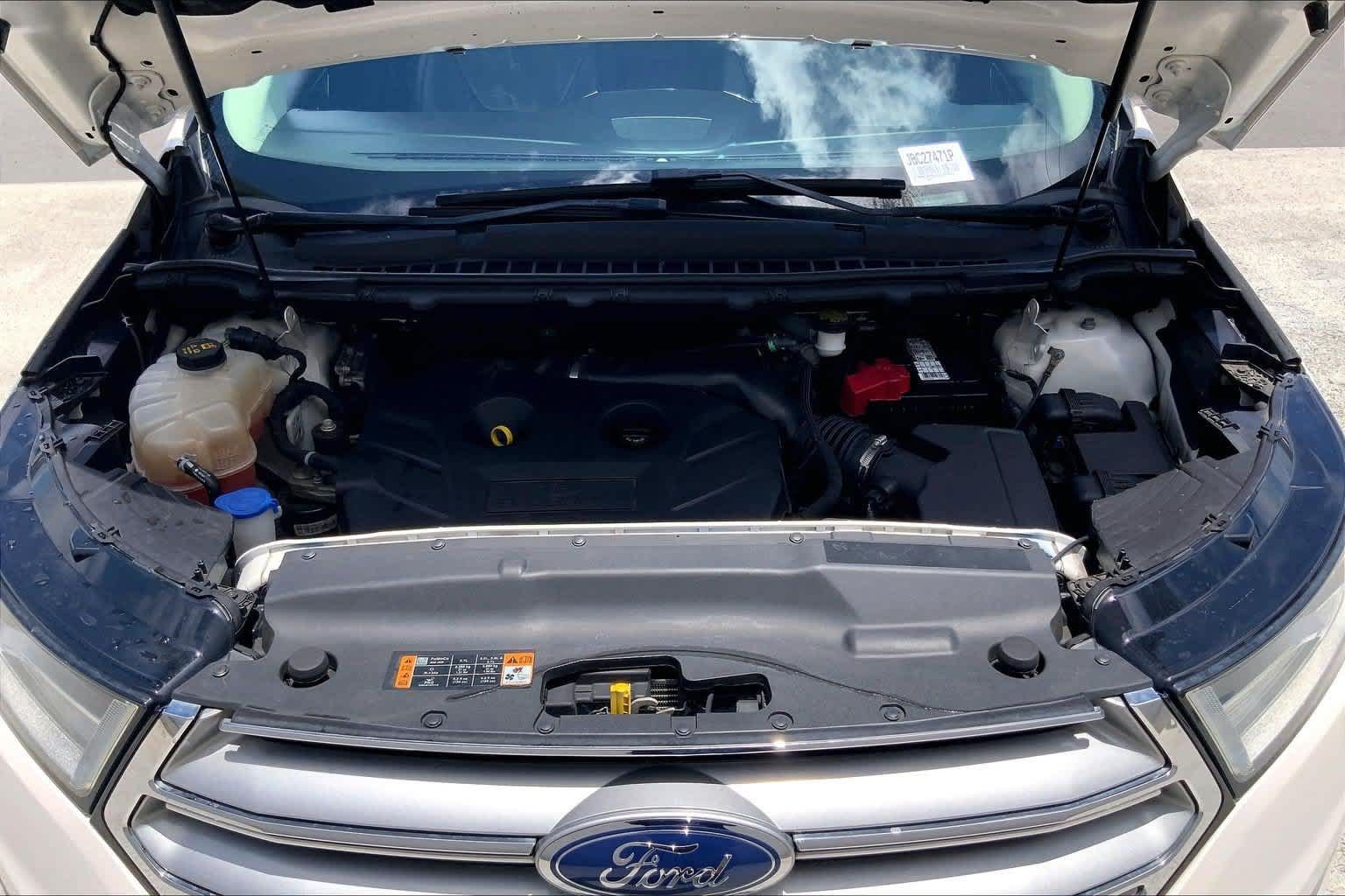 Used 2018 Ford Edge Titanium w/ Equipment Group 301A FWD image 9