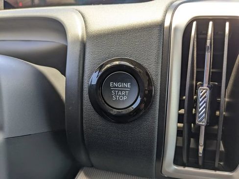 Used 2025 Ford Expedition XL AWD/4WD image 27