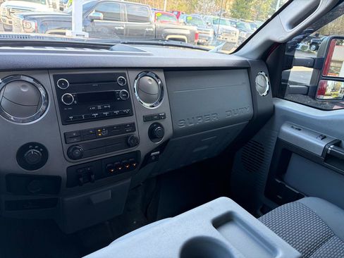 Used 2013 Ford F550 4x4 SuperCab Super Duty w/ Payload Upgrade Pkg image 38