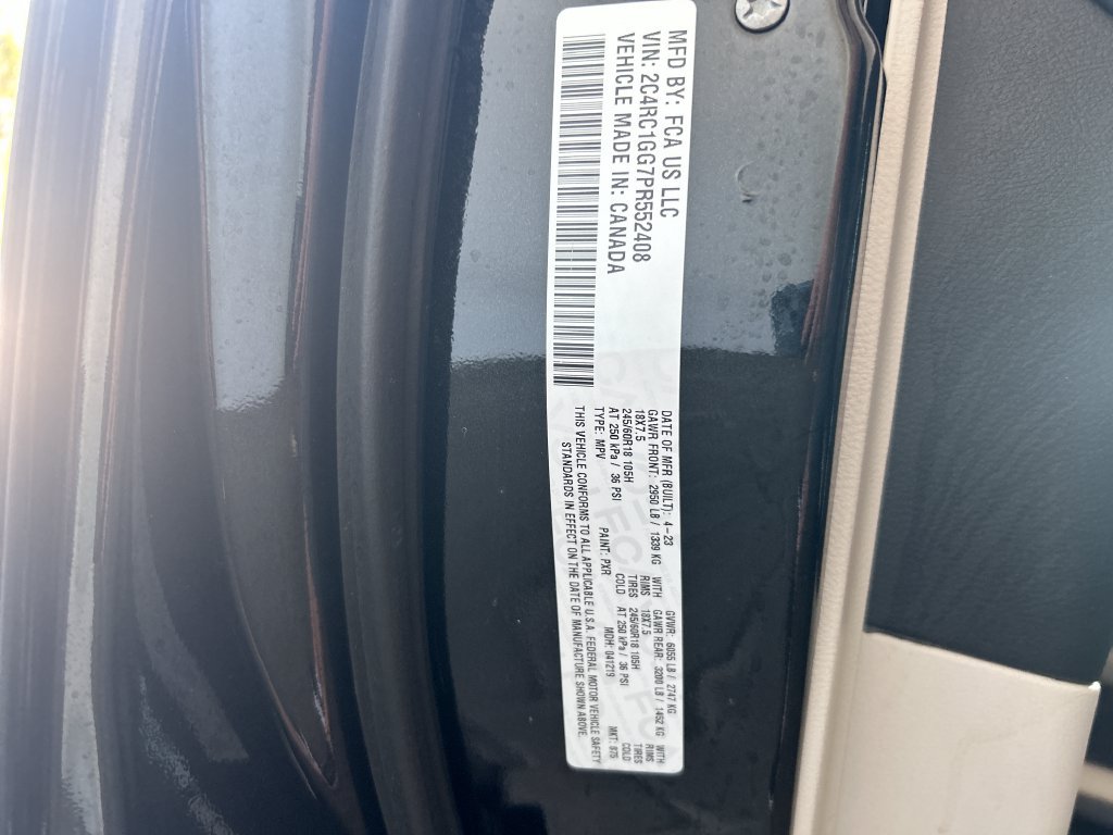 Used 2023 Chrysler Pacifica Limited FWD image 44