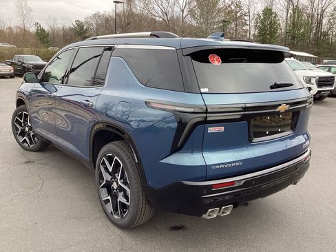 New 2026 Chevrolet Traverse High Country FWD image 2