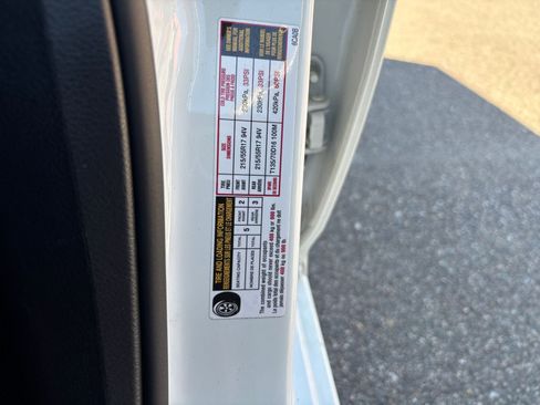 Used 2025 Nissan Altima 2.5 SV FWD image 30