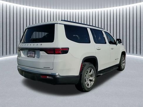 Used 2022 Jeep Wagoneer Series II AWD/4WD image 10
