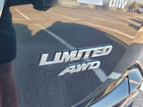 Used 2018 Toyota RAV4 Limited image 4