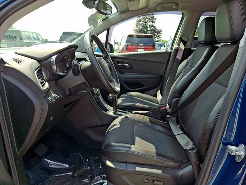 Certified 2020 Chevrolet Trax LT w/ LT Convenience Package FWD image 13