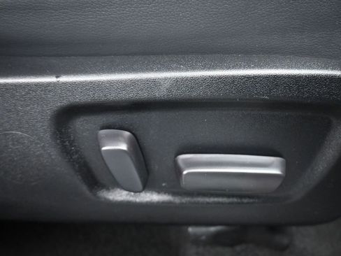 Used 2019 Toyota Highlander XLE image 58