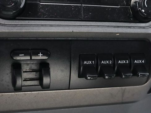 Used 2015 Ford F550 4x4 Regular Cab Super Duty image 34