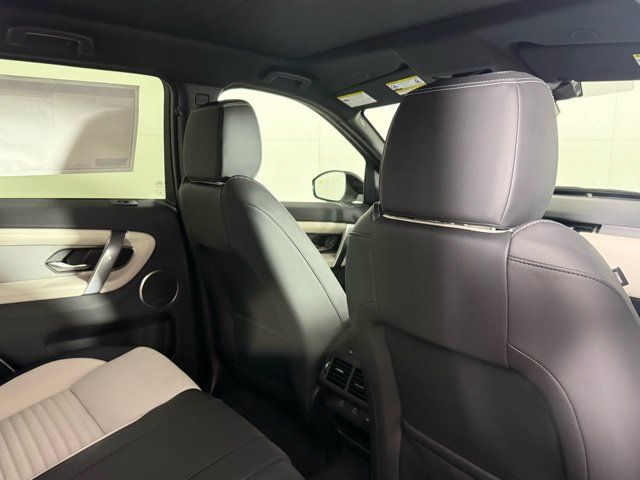 Used 2026 Land Rover Discovery Sport Landmark AWD/4WD image 30