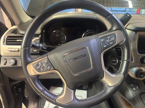 Used 2019 GMC Yukon Denali w/ Open Road Package AWD/4WD image 18
