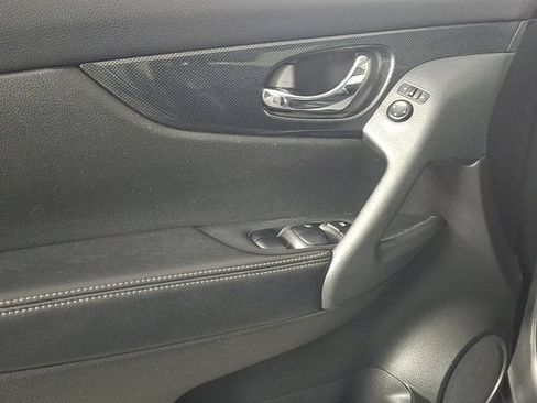 Used 2016 Nissan Rogue SL AWD/4WD image 14