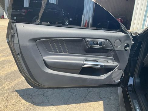 Used 2018 Ford Mustang GT Premium RWD image 15