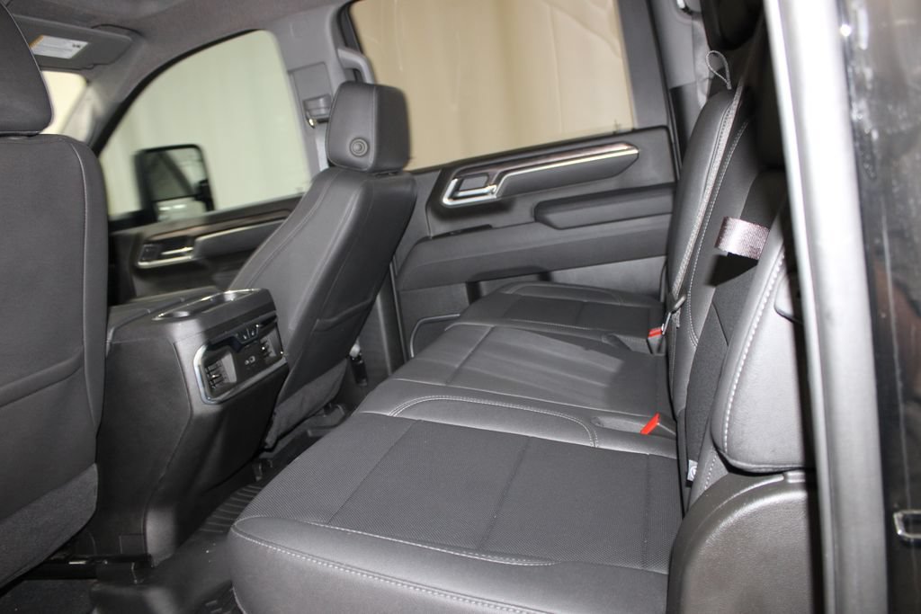 Used 2025 Chevrolet Silverado 2500 LTZ w/ LTZ Plus Package AWD/4WD image 32
