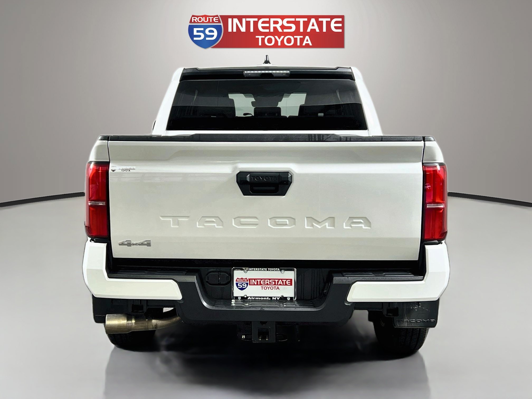 Used 2026 Toyota Tacoma SR5 AWD/4WD image 6