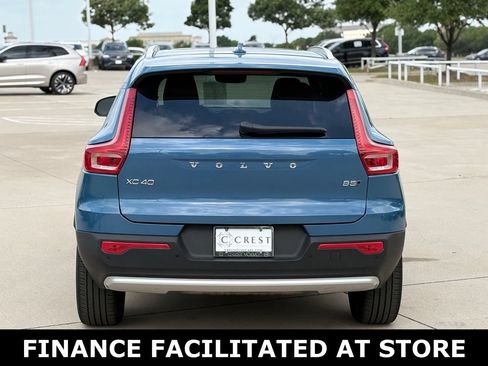 Certified 2025 Volvo XC40 B5 Plus AWD/4WD image 7