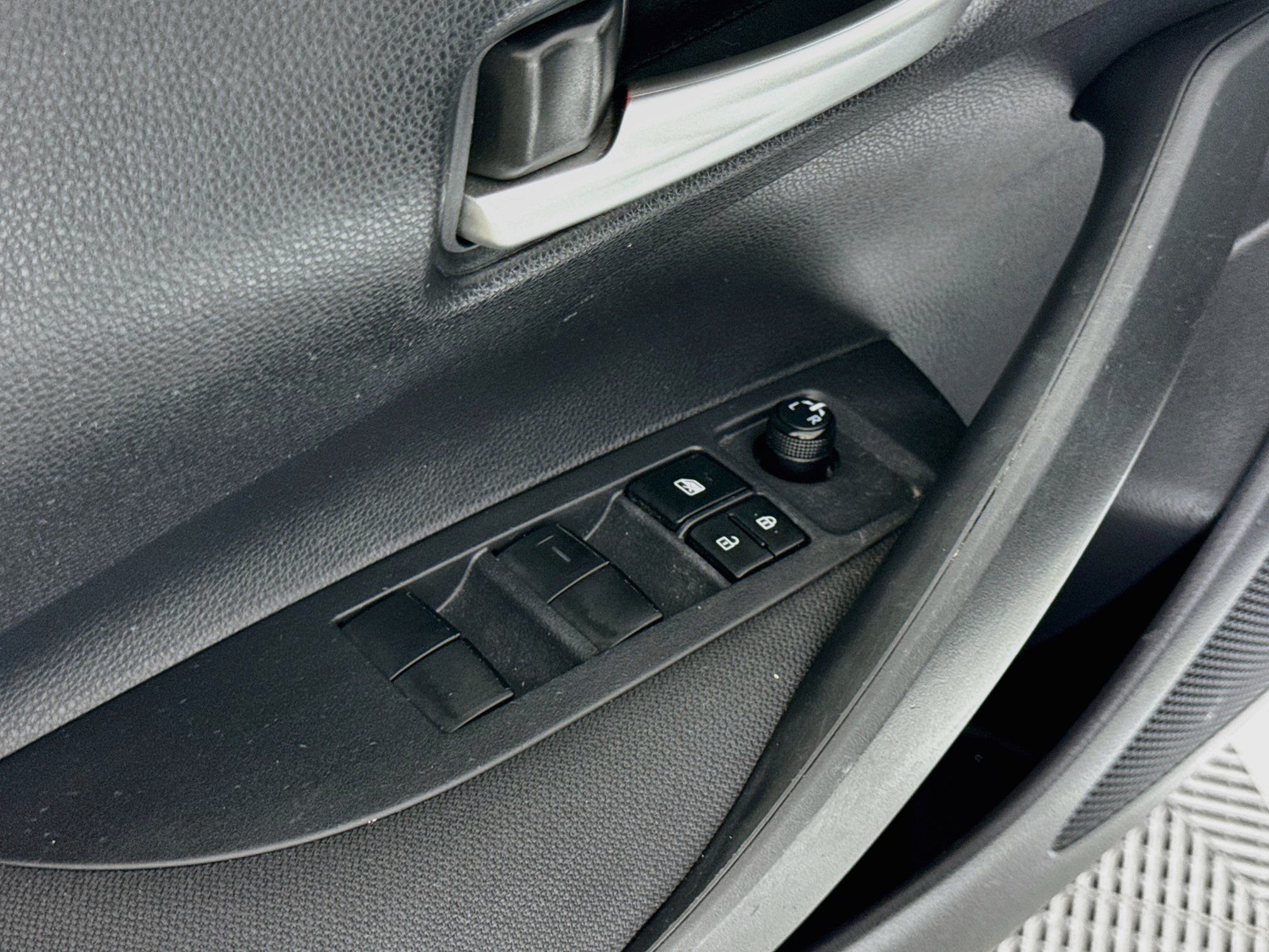 Certified 2020 Toyota Corolla LE w/ Carpet Mat Package (TMS) FWD image 19