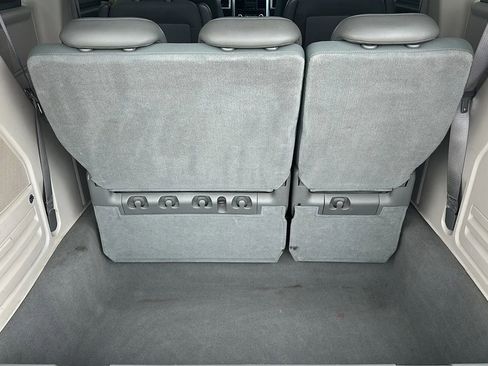 Used 2010 Dodge Grand Caravan SXT image 7