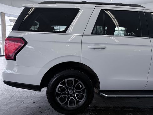 Used 2022 Ford Expedition XLT image 8