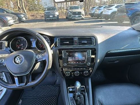 Used 2017 Volkswagen Jetta SEL image 9
