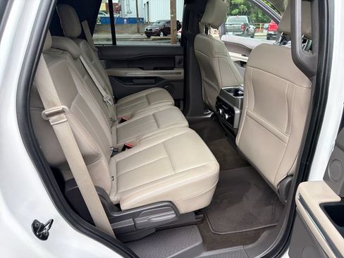 Used 2019 Ford Expedition XLT w/ Equipment Group 202A AWD/4WD image 44