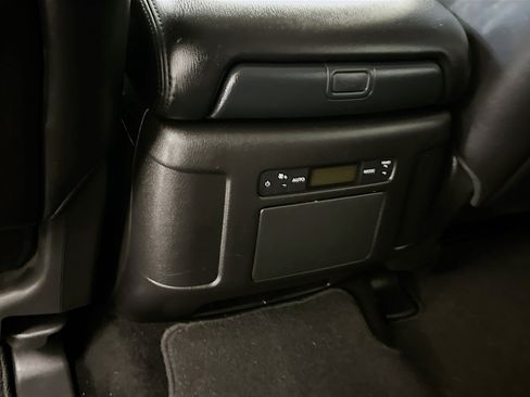 Used 2024 Nissan Armada SL image 29