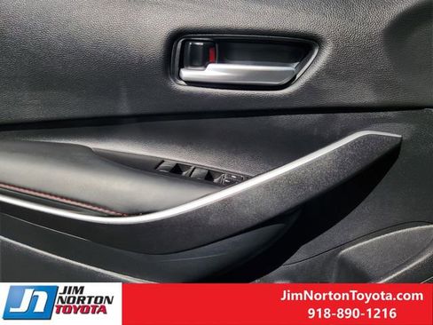 Used 2025 Toyota Corolla SE w/ SE Premium Package FWD image 24