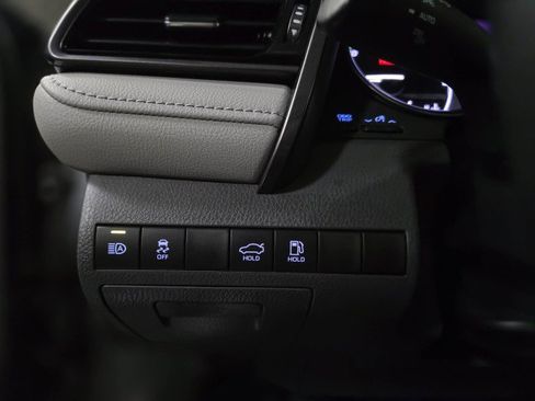 Used 2019 Toyota Camry XLE image 28