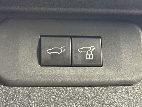 Used 2024 Toyota Grand Highlander AWD image 39