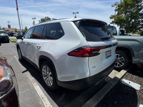 Used 2024 Toyota Grand Highlander Platinum image 6