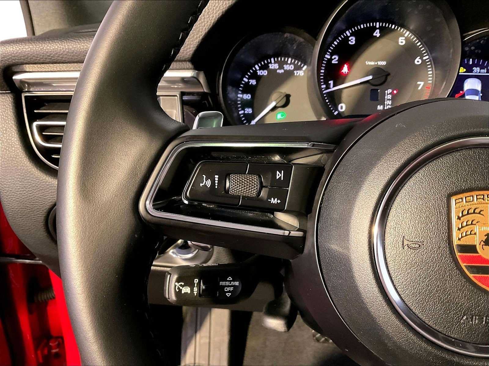 Certified 2023 Porsche Macan AWD/4WD image 27