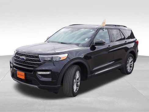 Certified 2023 Ford Explorer XLT w/ Equipment Group 202A image 12