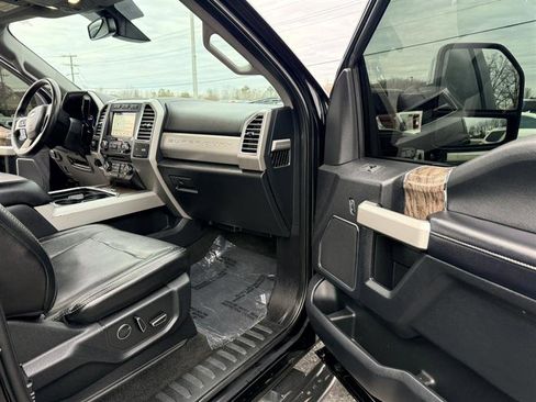 Used 2017 Ford F250 Lariat w/ Lariat Ultimate Package image 14