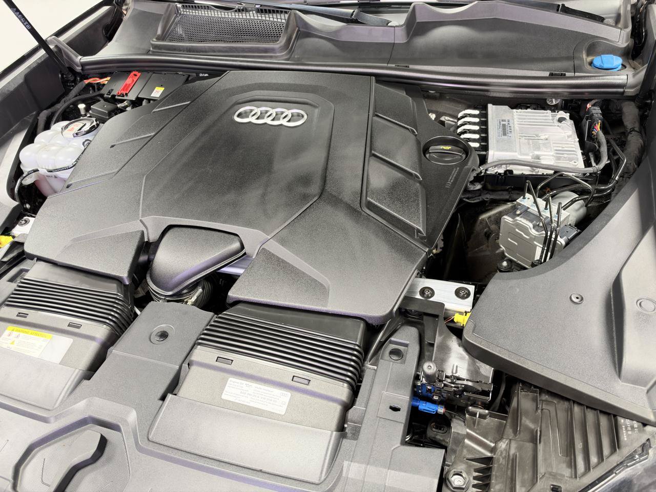 Used 2023 Audi Q8 Prestige w/ Prestige Package AWD/4WD image 36