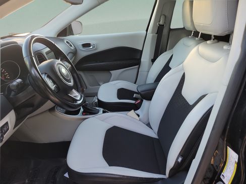 Used 2021 Jeep Compass Latitude FWD image 16