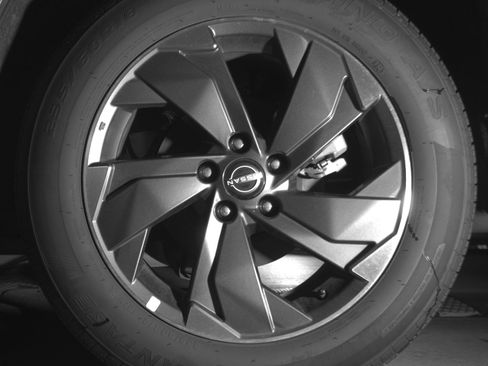 Used 2025 Nissan Rogue SV FWD image 14