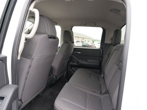 Used 2023 Nissan Frontier SV w/ Technology Package image 18