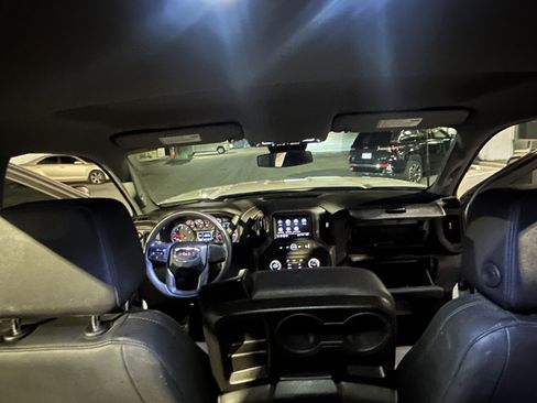 Used 2024 GMC Sierra 3500 Pro w/ Convenience Package image 21