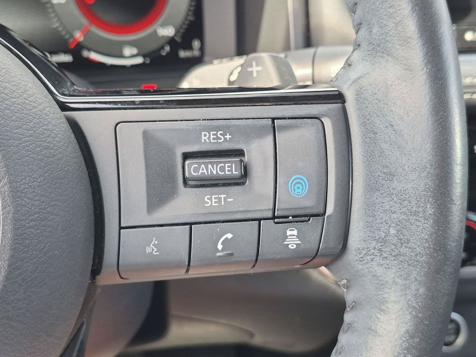 Certified 2022 Nissan Rogue Platinum w/ Head-Up Display Package AWD/4WD image 29