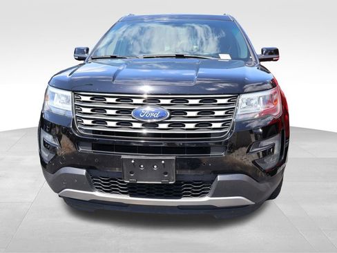 Used 2016 Ford Explorer XLT w/ Equipment Group 202A AWD/4WD image 6