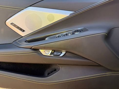 Used 2021 Chevrolet Corvette Stingray Premium Conv w/ Z51 Performance Package RWD image 22